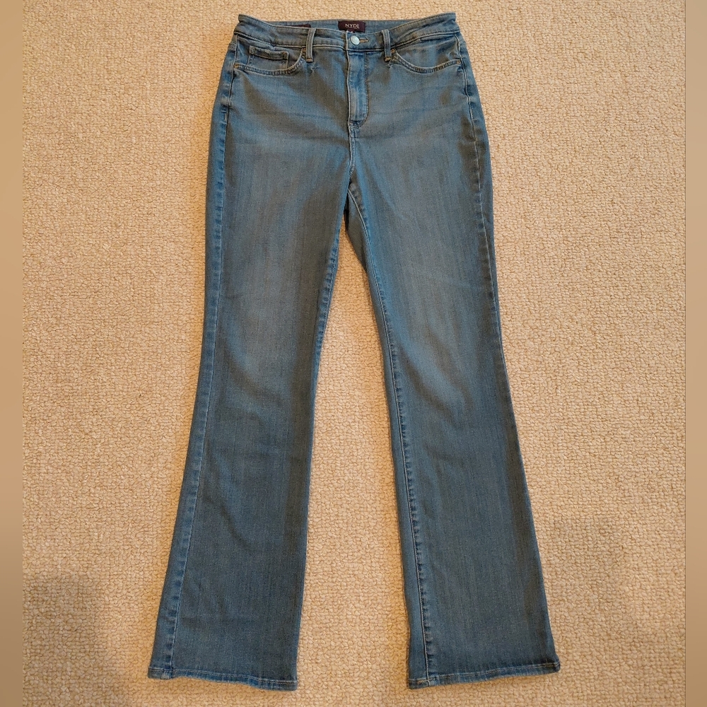 NYDJ Women's Slim Bootcut Jeans Light Blue Denim Size 10 Stretch Casual Comfy.